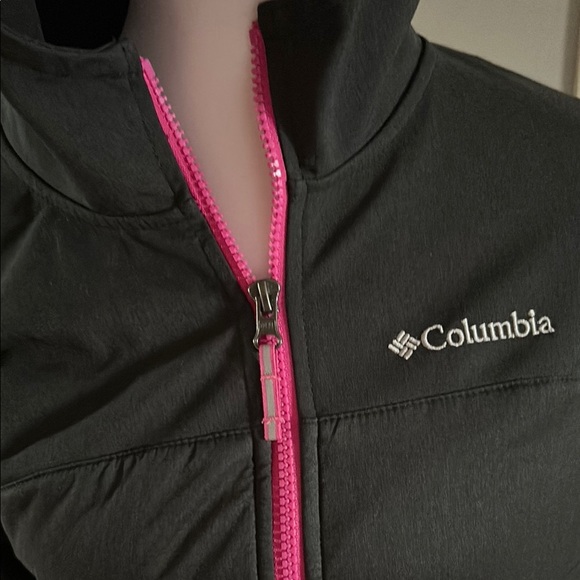 Columbia Black Hooded Jacket with Pink Zipper - Picture 5 of 6
